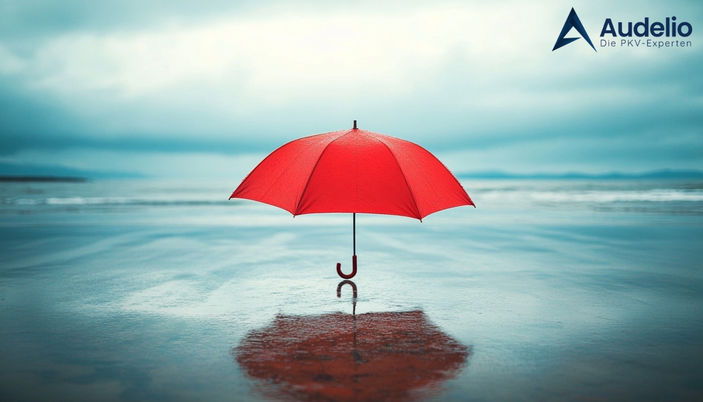 Ein roter Regenschirm steht auf einer spiegelnden, nassen Fläche, während der Himmel wolkig und grau ist